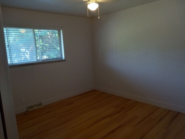Building Photo - 5 Bedroom Single Family Home in Arvada