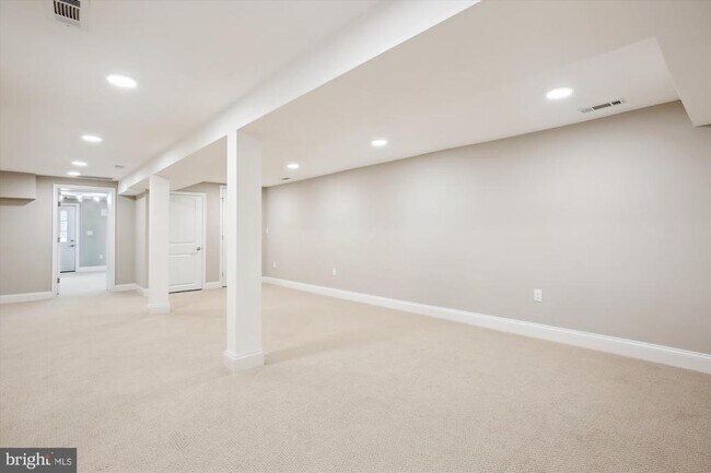 Building Photo - 329 15th St NE