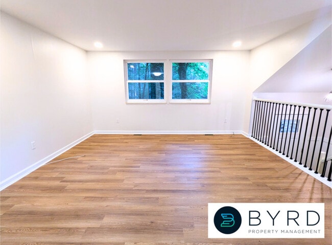 Building Photo - 13300 Farm Crest Ct