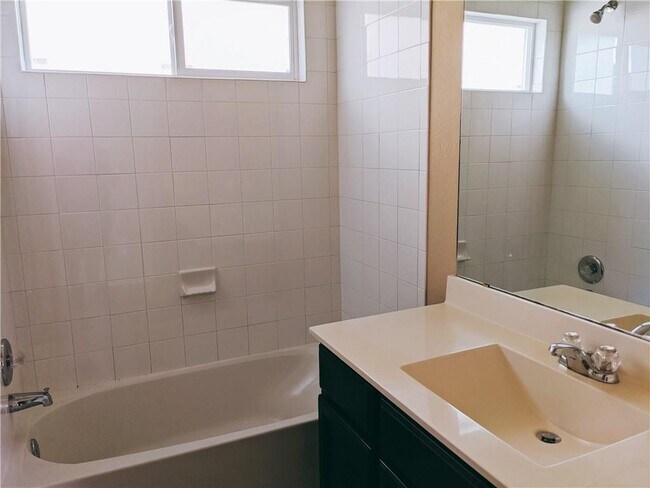 Building Photo - 1802 Arborside Dr
