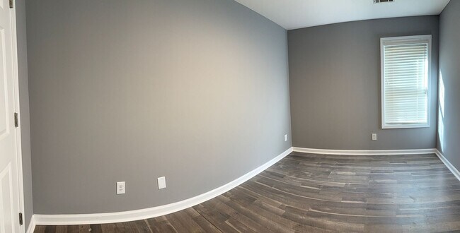 Building Photo - Complete BRAND NEW Renovation 3 Bed/2.5 Ba...