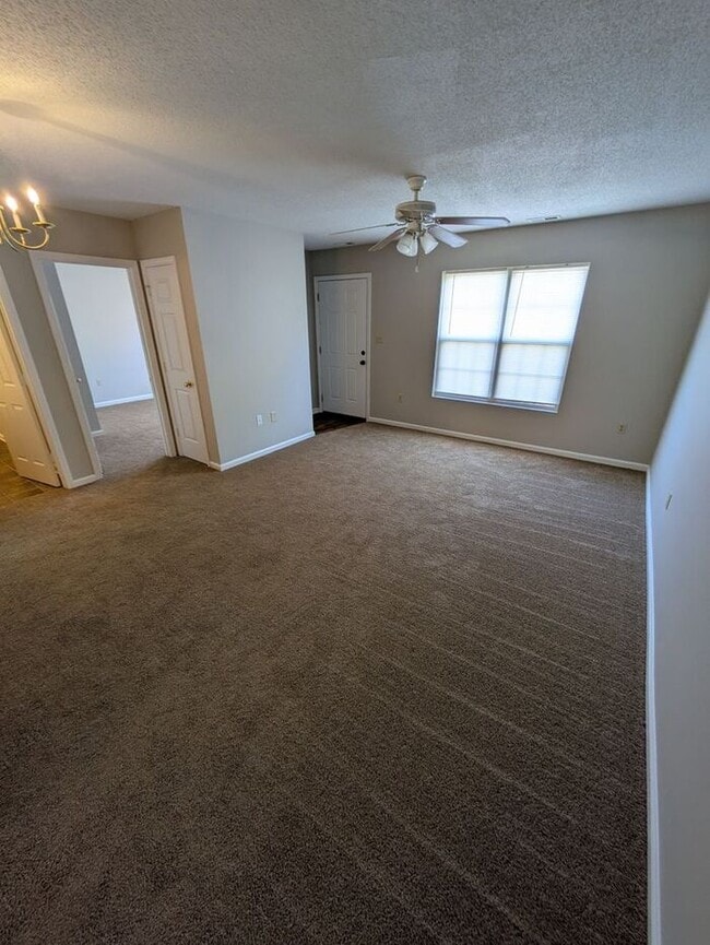 Building Photo - 2BD/2BA Unit at The Squires in Newton