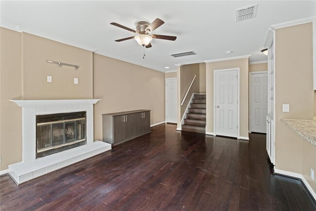 Building Photo - 3845 Ranch Rd 2222