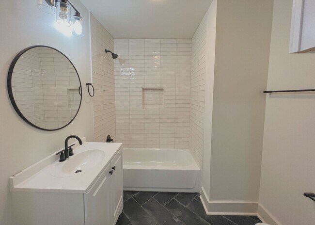 Building Photo - $500 OFF FIRST MONTHS RENT! Charming Duplex on 21st St.