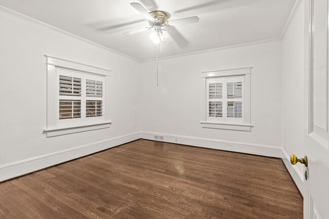 Building Photo - 1502 Tryon Rd