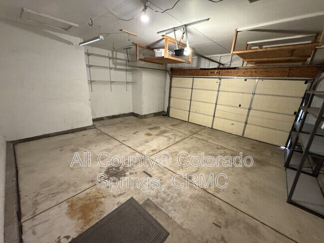 Building Photo - 1305 Lords Hill Dr
