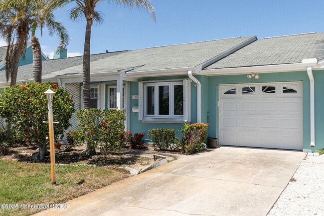 Primary Photo - 302 Emerald Pl E