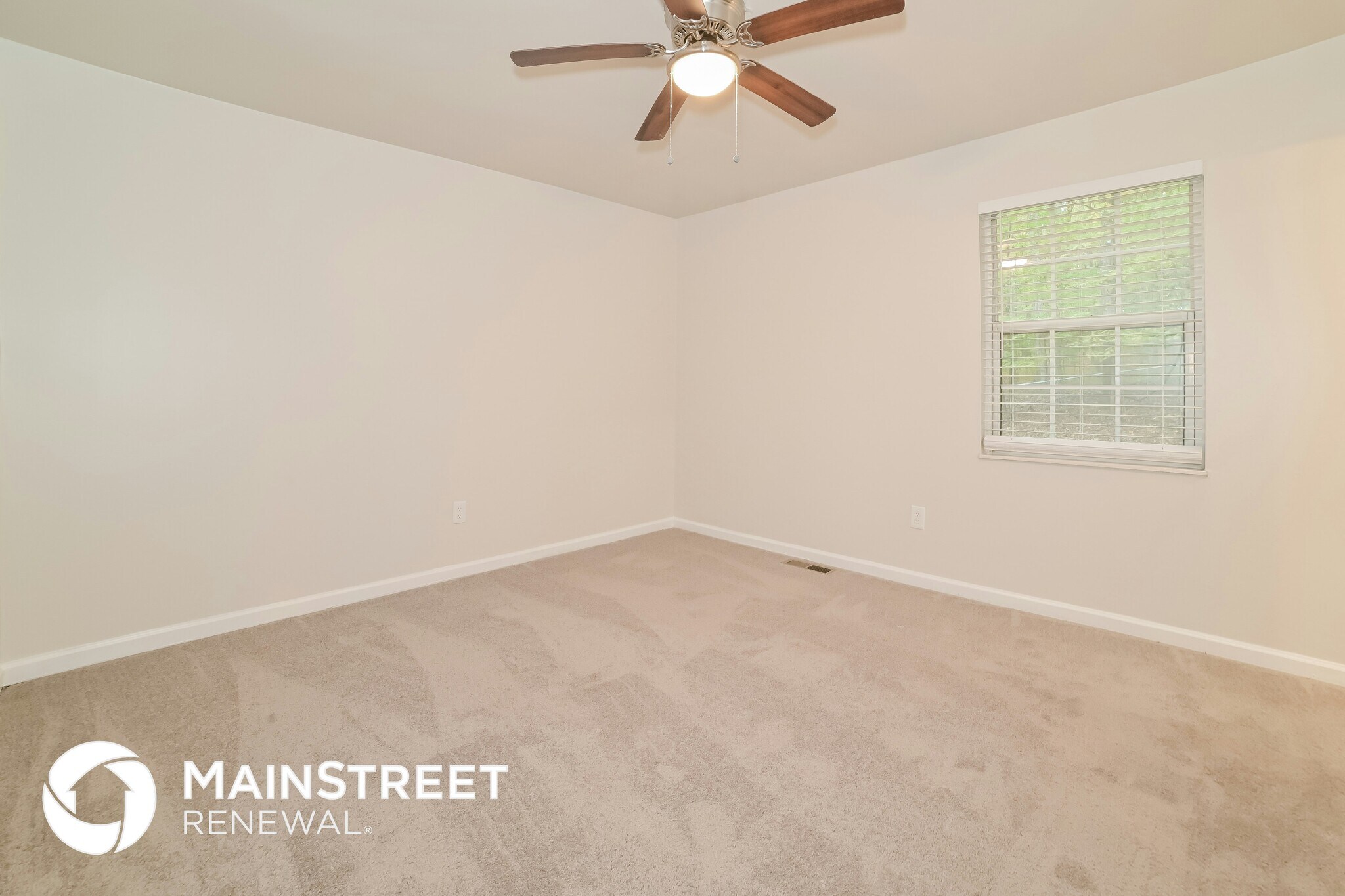 Building Photo - 165 Cedar Cir