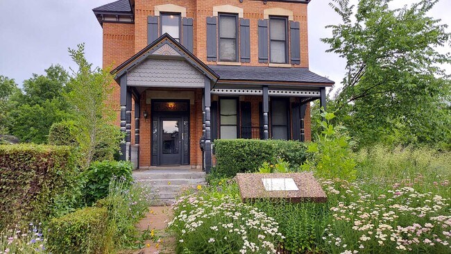 Old Town Fort Collins - 334 E Mulberry St