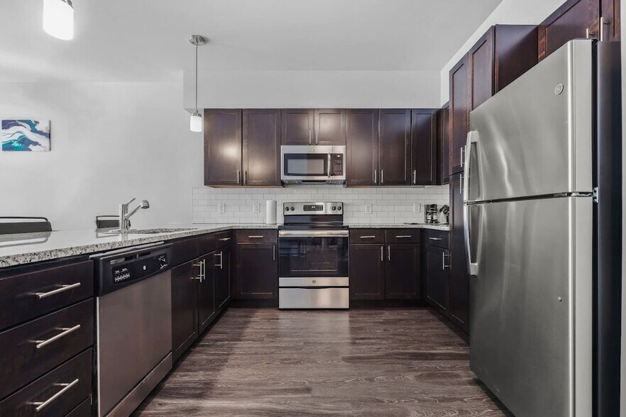 Building Photo - 8510 Westfield Blvd
