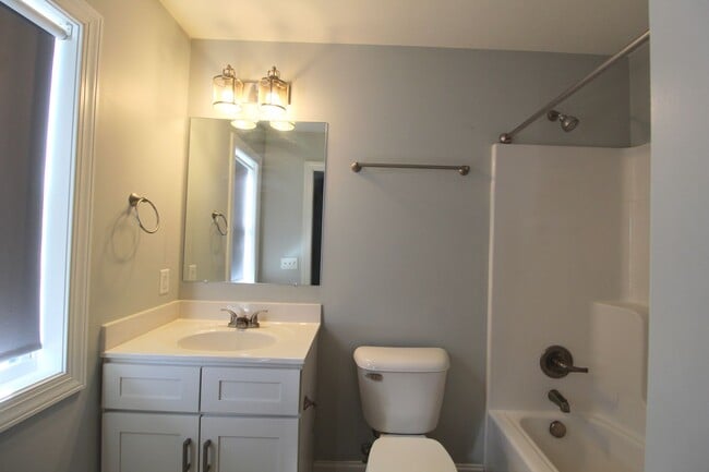 Building Photo - Beautiful 3-Bedroom, 3-Bathroom Home Near ...