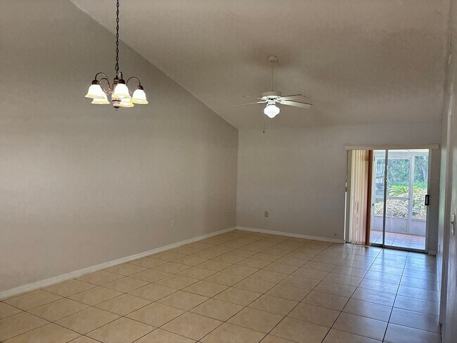 Building Photo - Charming 3-Bedroom, 2-Bath Villa with Serene Waterview in Jade East