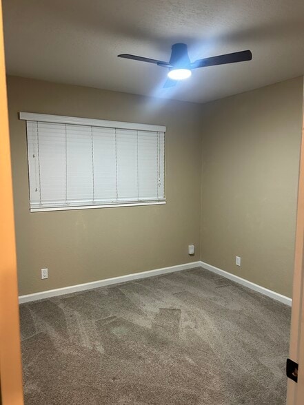 Building Photo - 5200 Roseana Ct