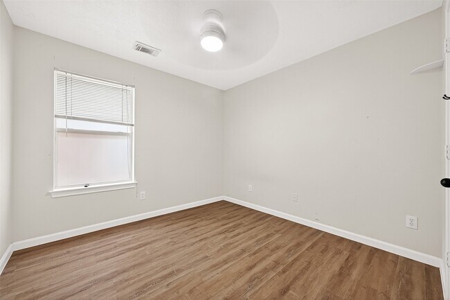 Building Photo - 5517 Autumn Ash Ln