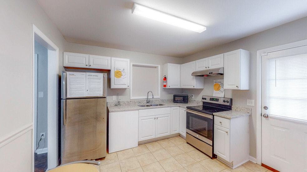 Building Photo - 3661 Glen Mora Dr