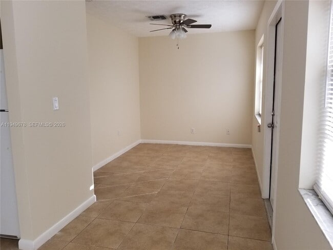 Building Photo - 2308 Monroe St