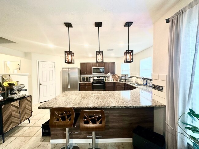 Building Photo - 25323 Queens Causeway Ln