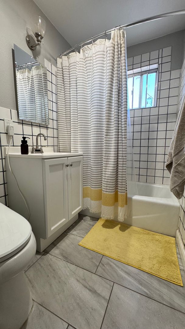 Building Photo - Renovated 4 Bedroom, 2 Bathroom Home in a Prime Phoenix Location!