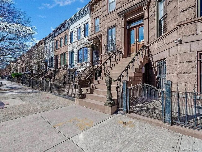 Building Photo - 643 Decatur St