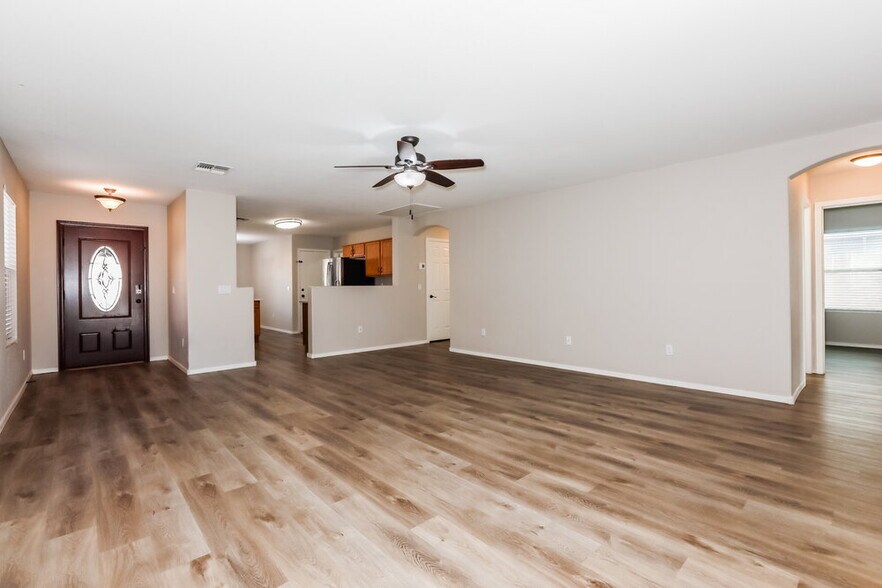 Building Photo - 3171 W Dancer Ln