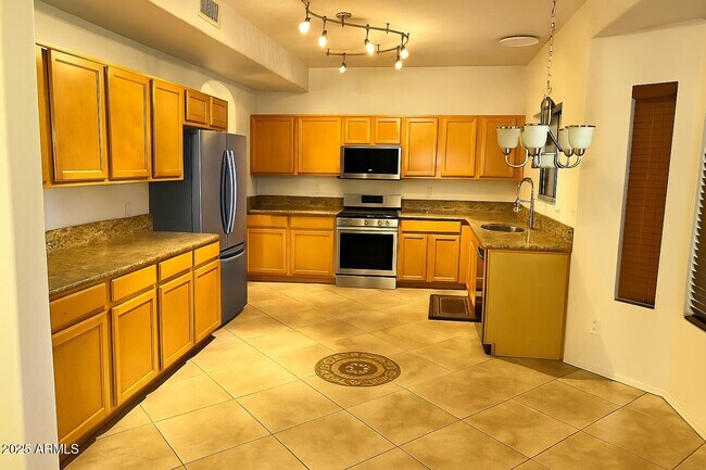 Building Photo - 4620 E Paso Trail