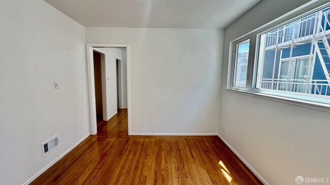 Building Photo - 52 Genoa Pl