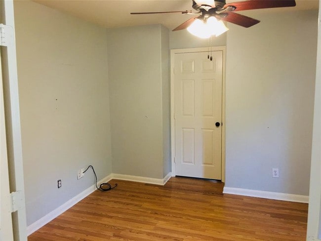 Building Photo - 14 Tranquil Glade Pl