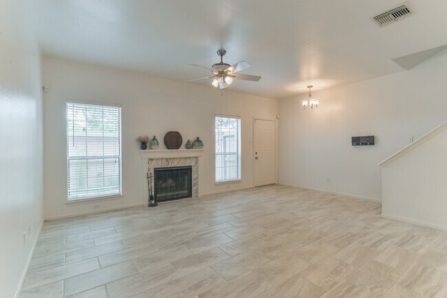 Building Photo - 3126 Holly Hall St