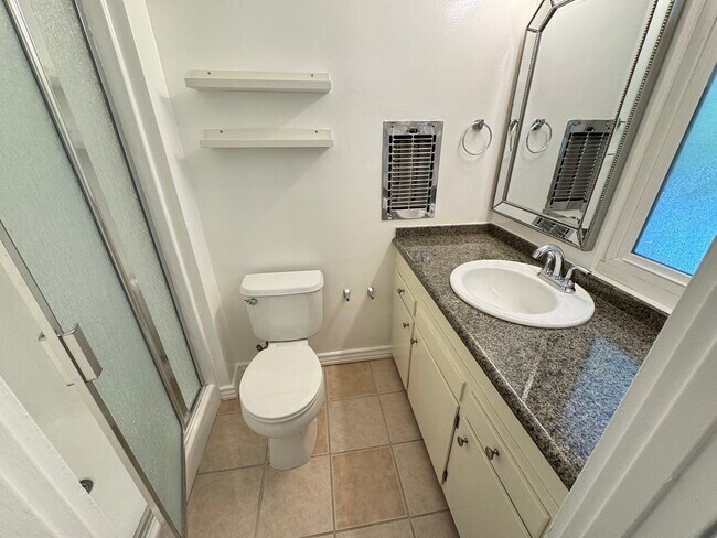 Building Photo - 11500 Rochester Ave