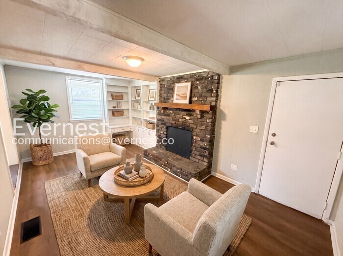 Building Photo - 9825 Maple Ln