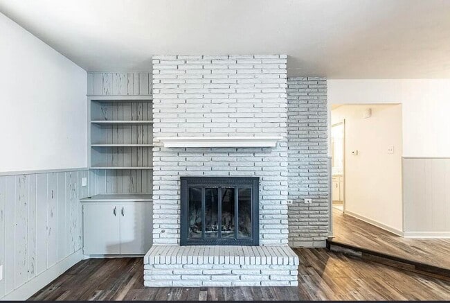 Building Photo - 5426 43rd St