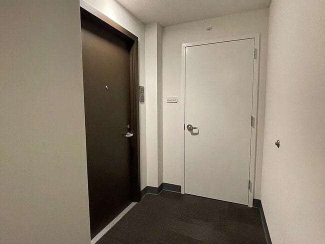 Building Photo - 988 Halekauwila St