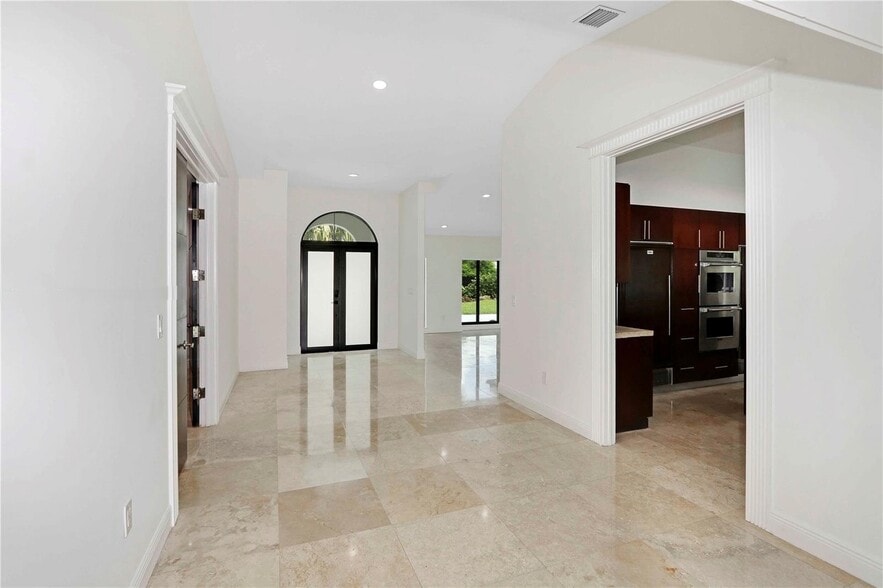 Building Photo - 10240 SW 124th St