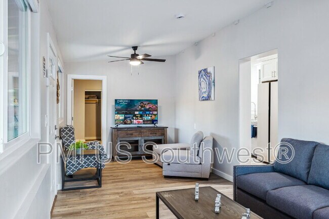 Building Photo - 437 Riverfront Dr