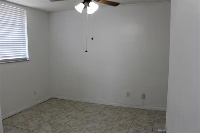 Building Photo - 1720 Funston St