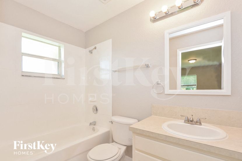 Building Photo - 719 Wombat Way