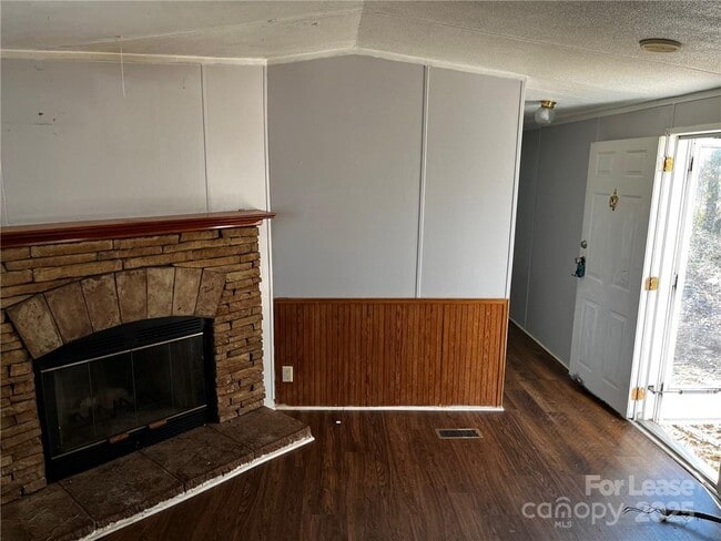 Building Photo - 3680 Berry Rd