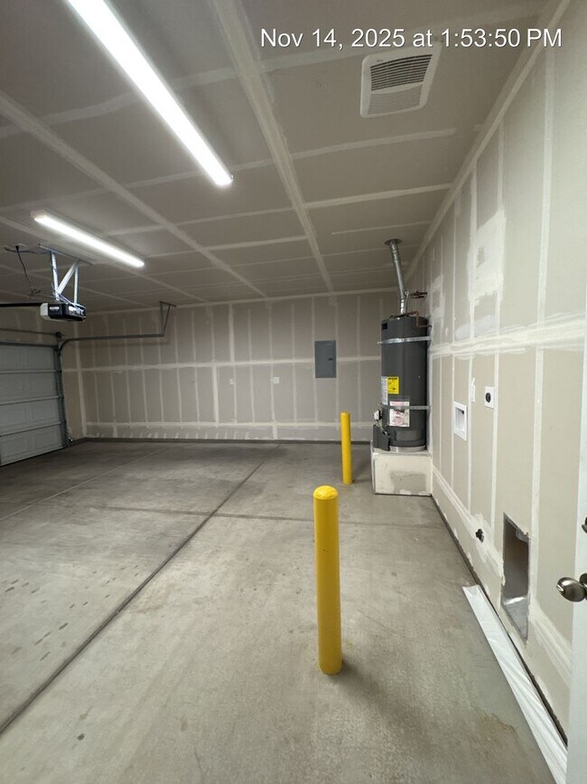 Building Photo - 4321