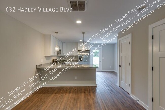 Building Photo - 632 Hadley Vlg Blvd
