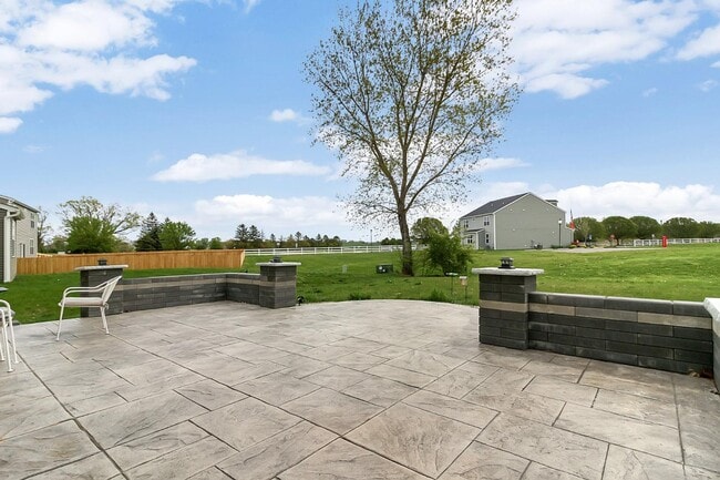 Building Photo - 24 Bazler Ln