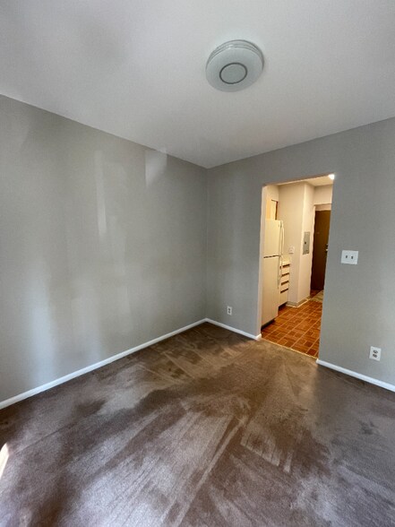 Building Photo - 6003 Majors Ln