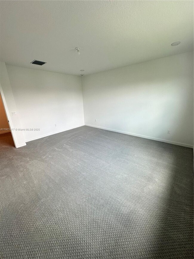 Building Photo - 7262 Lenora Ln