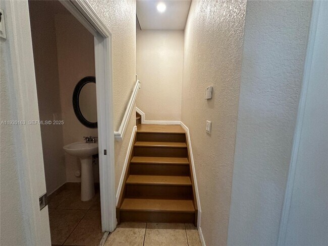 Building Photo - 10800 NW 88th Terrace