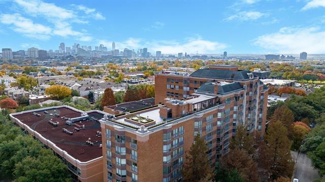 Building Photo - 4242 Lomo Alto Dr