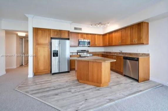 Building Photo - 1745 E Hallandale Beach Blvd