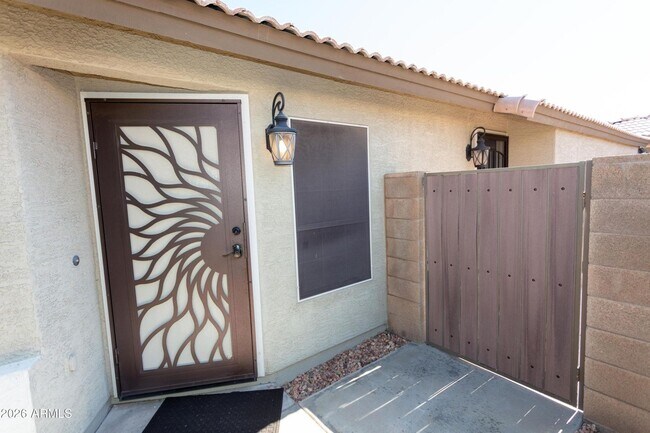 Building Photo - LOVELY SINGLE LEVEL 3 BEDROOM W/DEN 2 BATH PEORIA HOME VERY CLEAN!