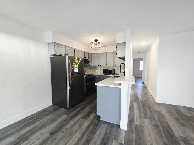 Building Photo - 1833 Plum Ct