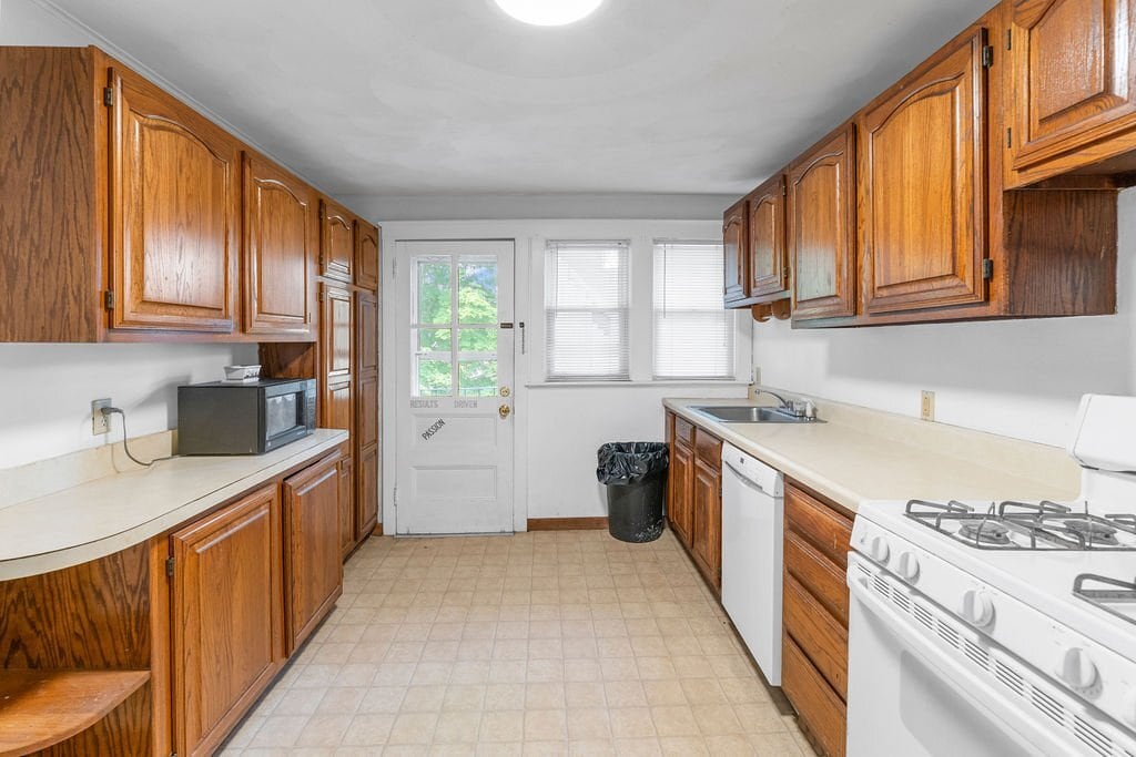 Building Photo - 33 Fayette St