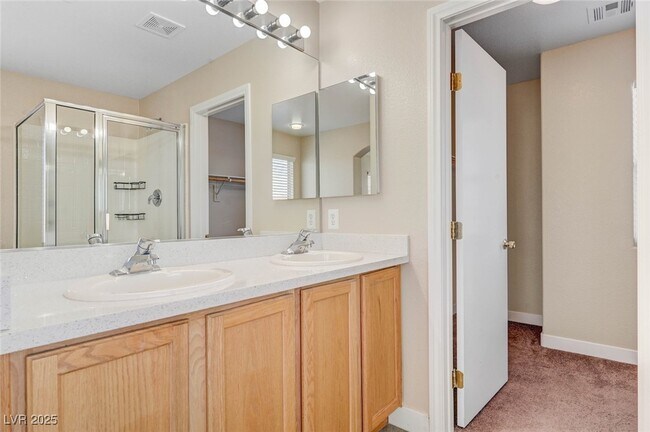 Building Photo - 494 Groft Way