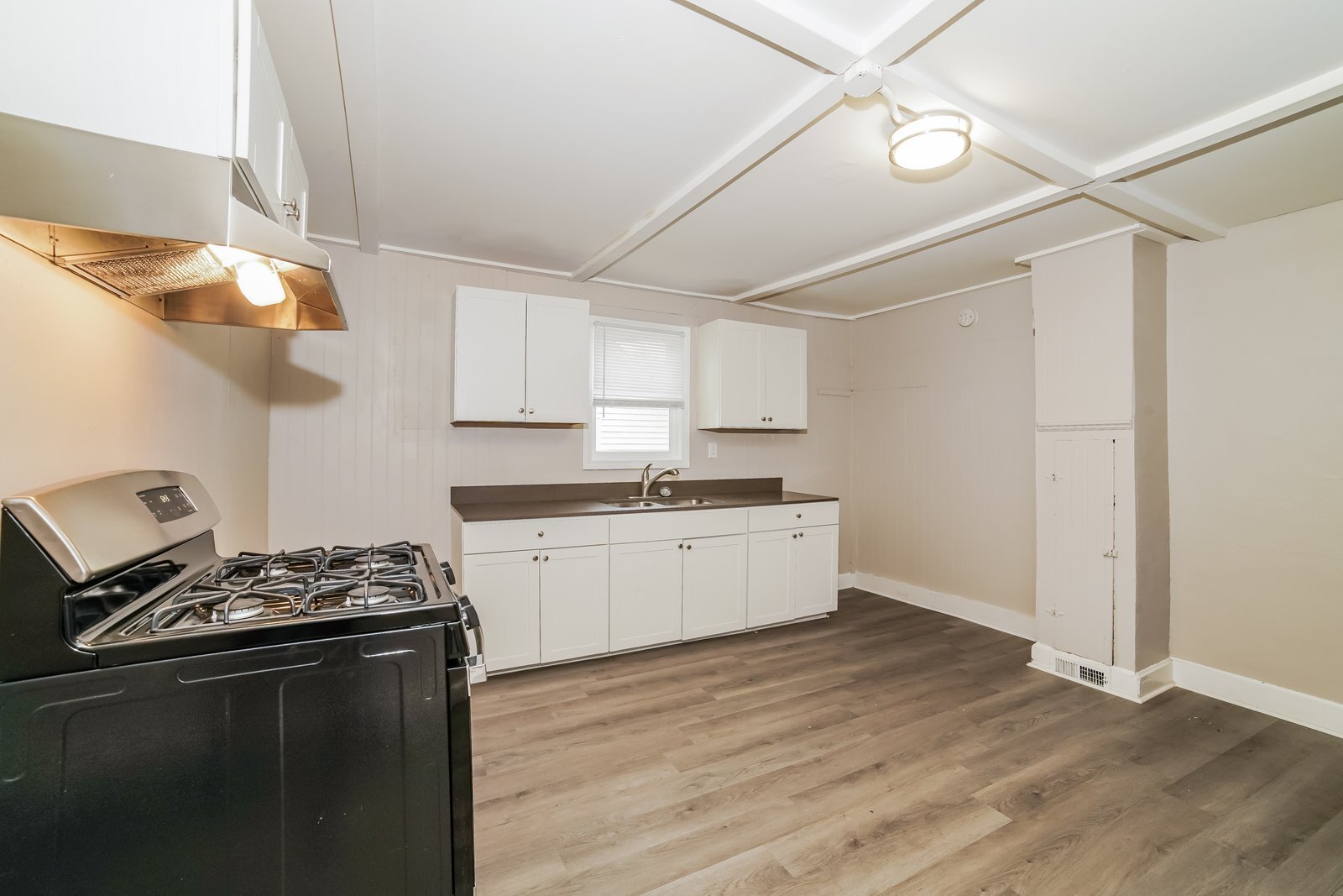 Building Photo - 1305 N 2nd St